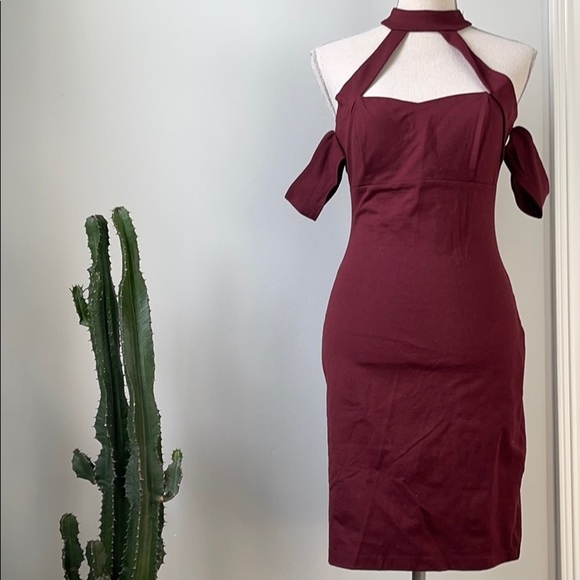 Akira burgundy dress size Medium . - Picture 2 of 7